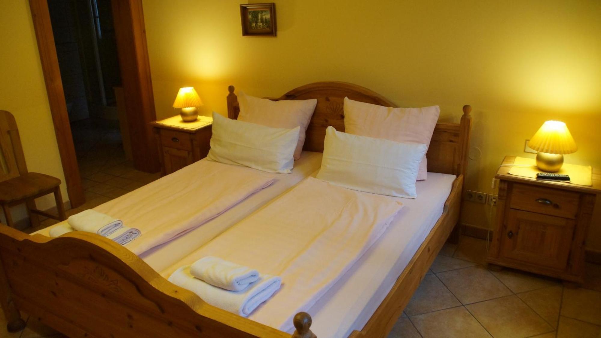 เกสเทอเฮาส์ อัม วัสเซอร์ทูร์ม Hotel ลือเนอบวร์ก ภายนอก รูปภาพ